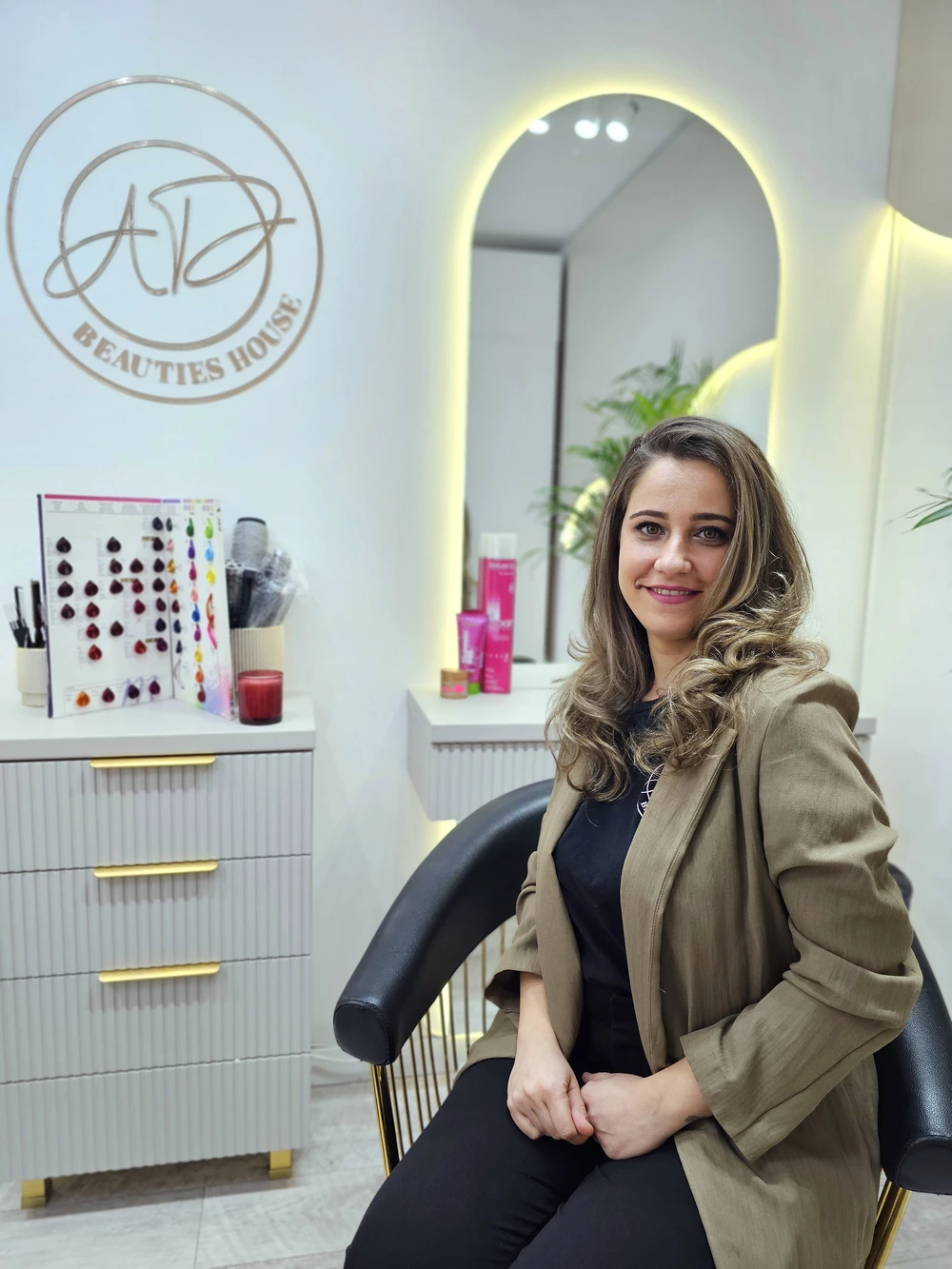 Gabriela - Specialist Cosmetică la Salon Beauties House București